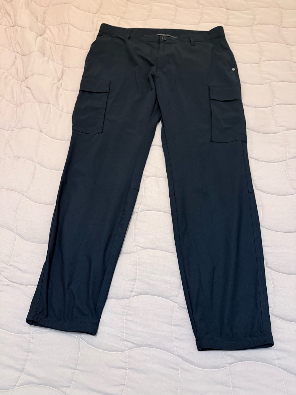 Vuori Black Cargo Pants with Side Utility Pockets
